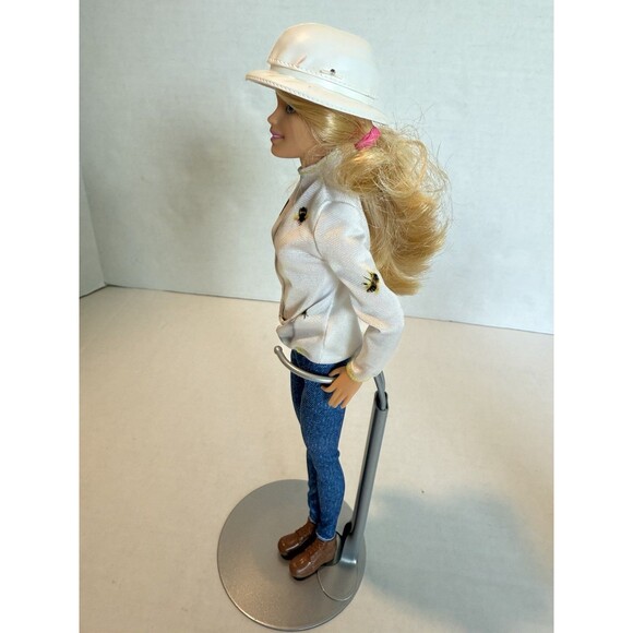 BARBIE AS BEEKEEPER You Can Be Anything Career DOLL ONLY Mattel 2017 - Picture 5 of 10